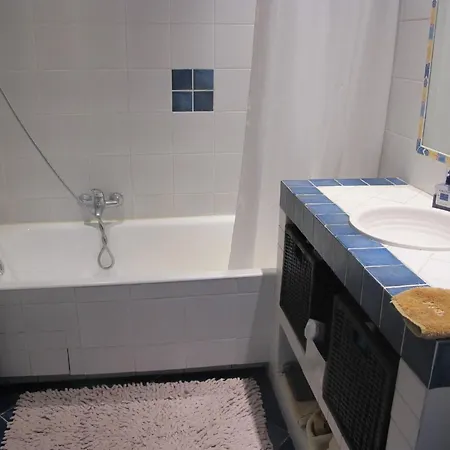 Apartment Antibes, 85 M2, Ground Floor, Large Wood Terrace Antibes