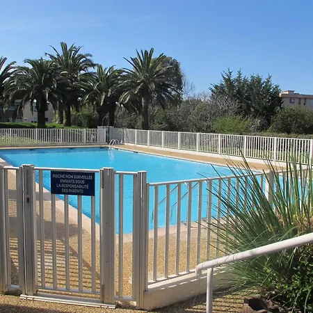 Antibes, 85 M2, Ground Floor, Large Wood Terrace Apartmán *